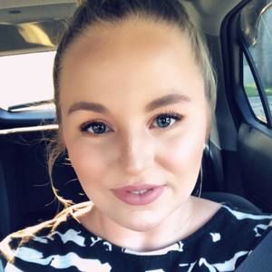 Meet your Posher, Apryl